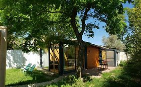 Le mazet des amants, cabane en bois avec jacuzzi privatif